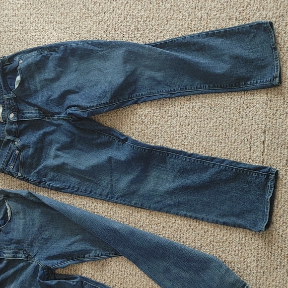 Bundle of Jeans - Picture 3 of 8